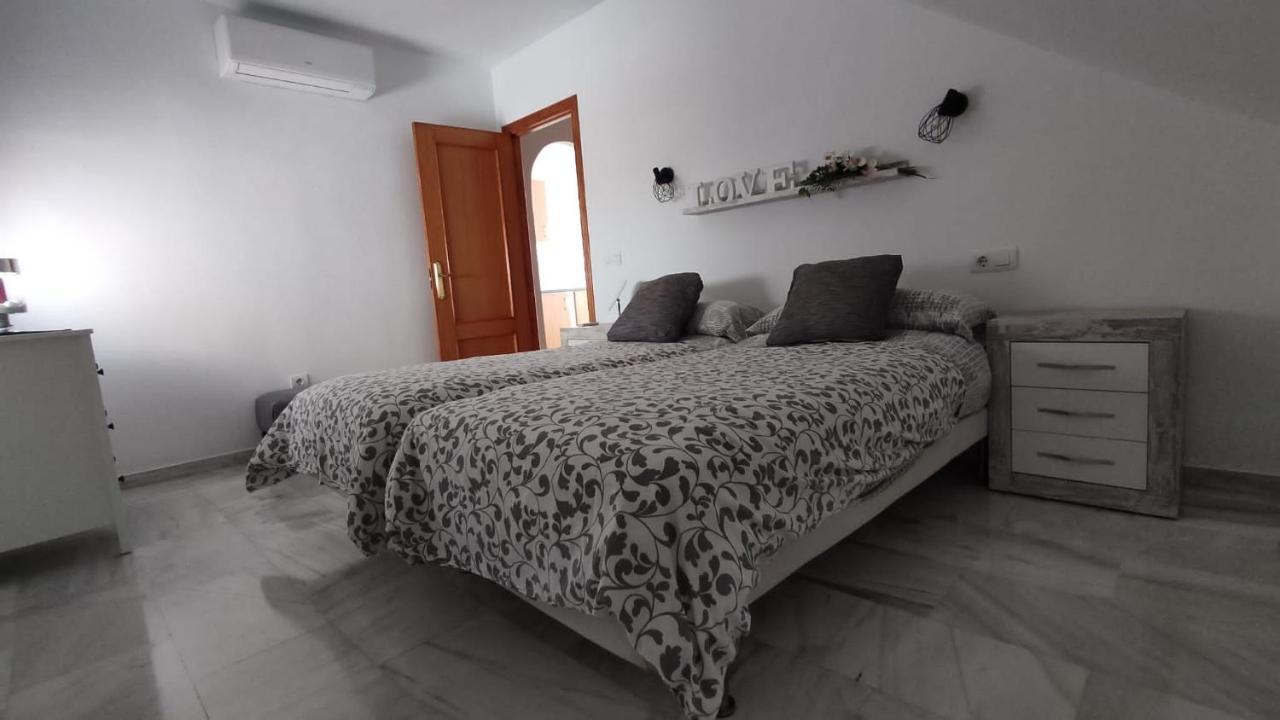 Apartamentos La Casa De Bebita Fuengirola Luaran gambar